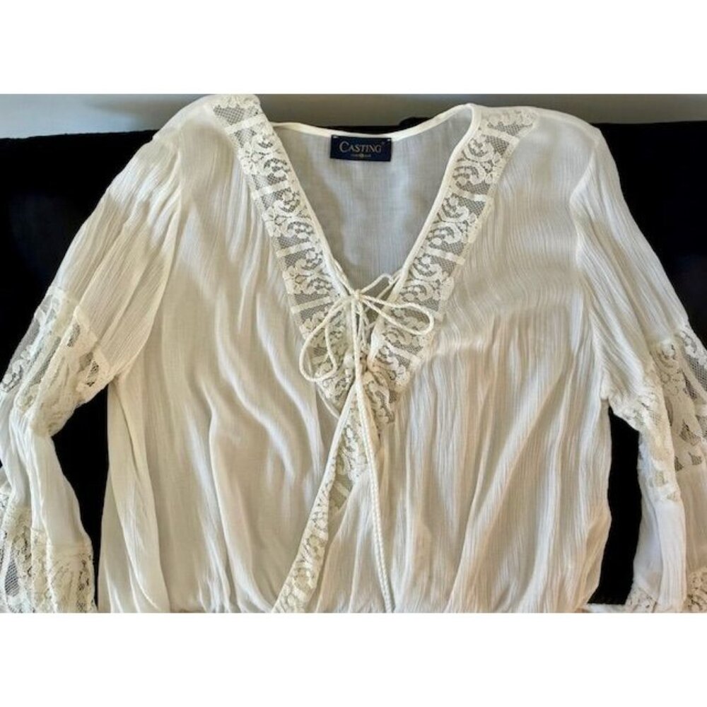 Romantic lace trimmed flowy Womens blouse size M/L boho, fairy, feminine Casting